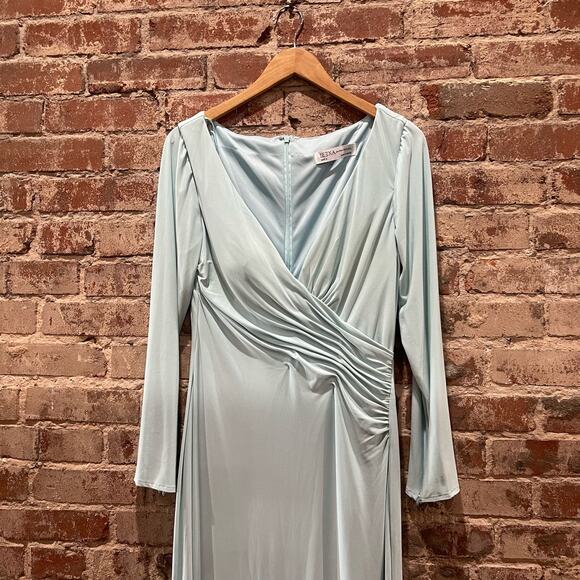 NEW Mac Duggal Long Sleeve Ruched Jersey V-Neck Gown Size 8 - Picture 4 of 8